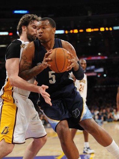 进攻端缺乏 进攻端缺乏