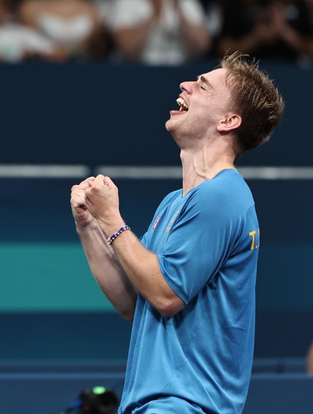 竞技的双重 竞技的双重